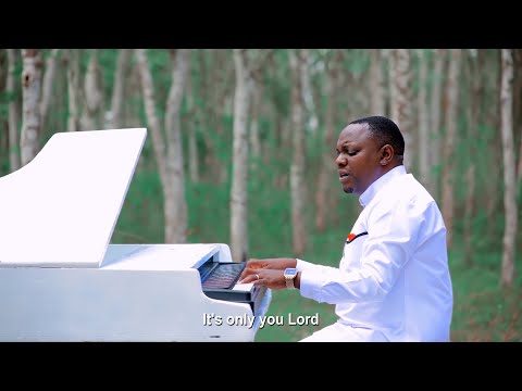 Christopher Mwahangila - UNIINUE (Official Music Video)