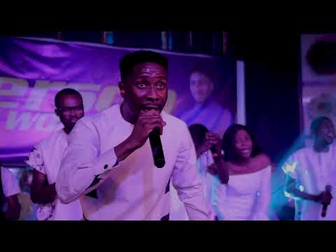 Peterson Okopi – Osuba (Live)